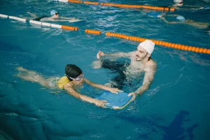 Υπουργείο Παιδείας: Πάνω από 52.000 οι συμμετοχές στο μάθημα της κολύμβησης – Επεκτείνεται στη Δ΄ Δημοτικού
