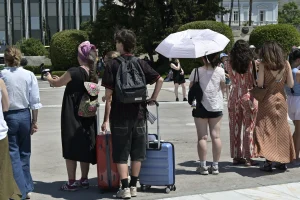 ΙΝΣΕΤΕ: Θετικό το πρώτο εξάμηνο για τον ελληνικό τουρισμό – Στα 10,7 εκατ. οι διεθνείς αφίξεις