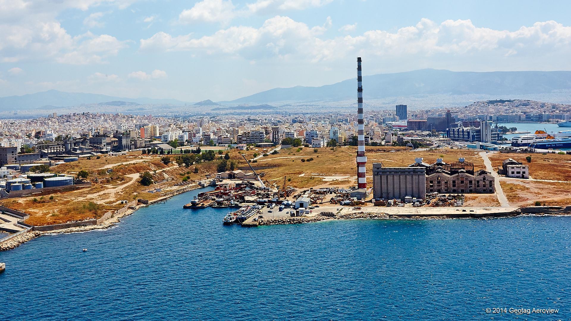 Στη θέση των διαβόητων φυλακών των Βούρλων βρίσκονται σήμερα πολυκατοικίες και σύγχρονα κτίρια, χωρίς εμφανή ίχνη από το ιστορικό παρελθόν της περιοχής\.