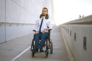 Στο νοσοκομείο ο Στέλιος Κυμπουρόπουλος μετά από πτώση από το αμαξίδιό του