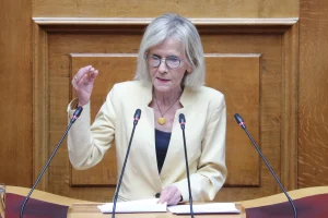 Αποχώρησε η Γιώτα Πούλου από το κόμμα «Δημοκράτες» του Στέφανου Κασσελάκη