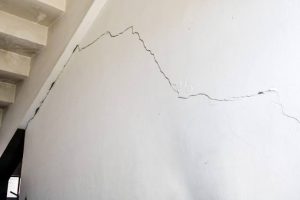 Κατεπείγουσα προκαταρκτική για τις ρωγμές από τα έργα μετρό στην Κυψέλη