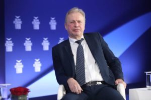 Πόθεν έσχες: Δήμαρχοι, γιατροί και δημοσιογράφοι στην «τσιμπίδα» του Βουρλιώτη