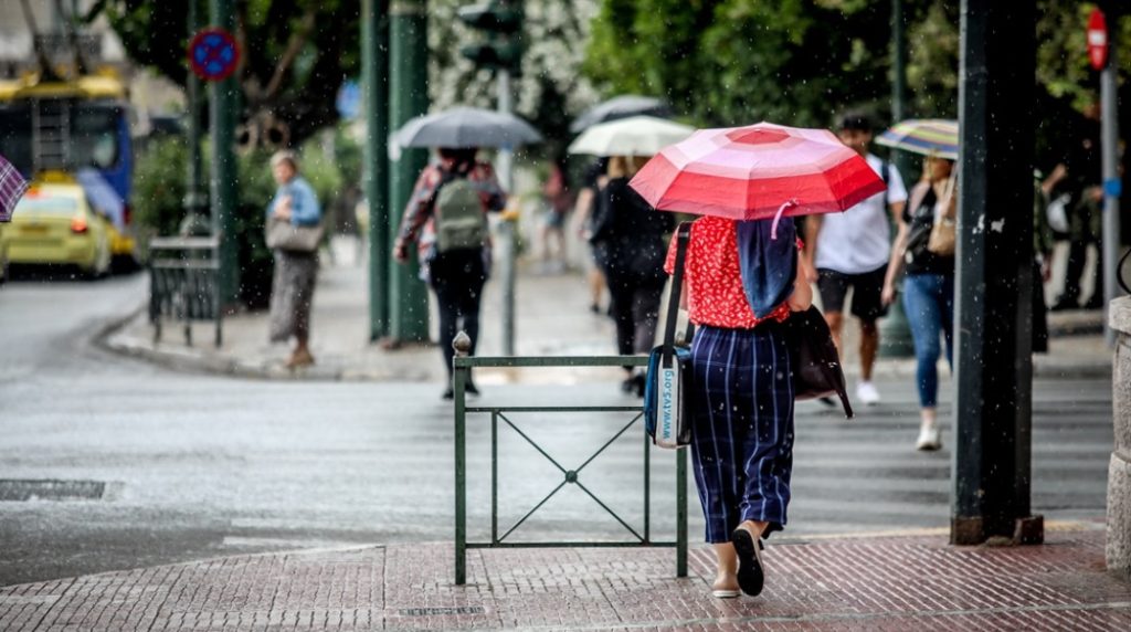 Αλλάζει ο καιρός από το αύριο: Τι ώρα θα χτυπήσουν οι καταιγίδες