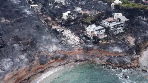 Η φονική πυρκαγιά στο Μάτι μετατρέπει τα πάντα σε στάχτη και αφήνει πίσω της 104 νεκρούς