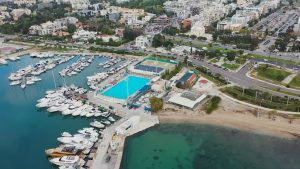 Γλυφάδα: Μια πόλη που ζει με τη θάλασσα–Οι μαρίνες, ο ναυταθλητισμός & οι προκλήσεις της νέας εποχής