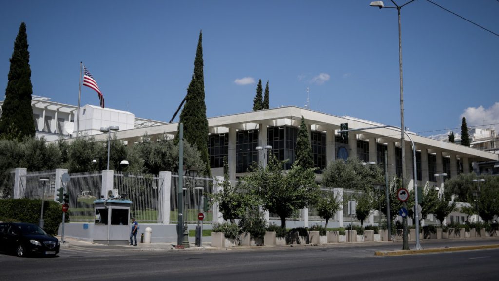 Πρεσβεία ΗΠΑ στην Αθήνα: 9 θέσεις εργασίας με μισθούς έως 48.225 δολάρια- Που κάνεις αίτηση