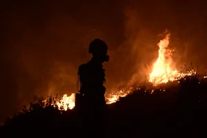 Πυροσβεστική: Μάχη για την αντιμετώπιση 73 πυρκαγιών σε όλη τη χώρα