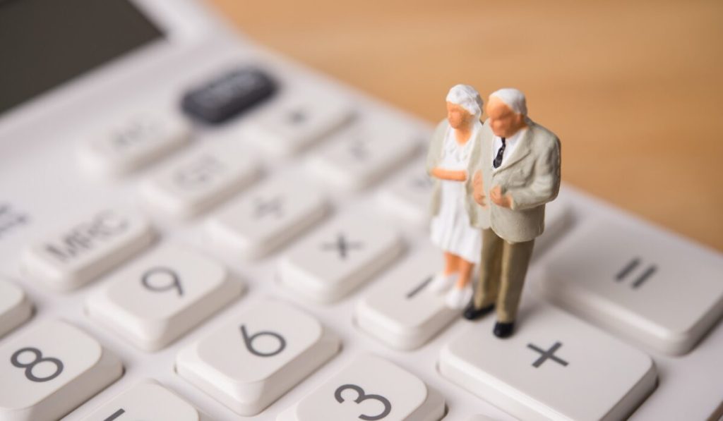 Σύνταξη με χρέη: Κρατήσεις, όρια, αίτηση – Πλήρης Οδηγός