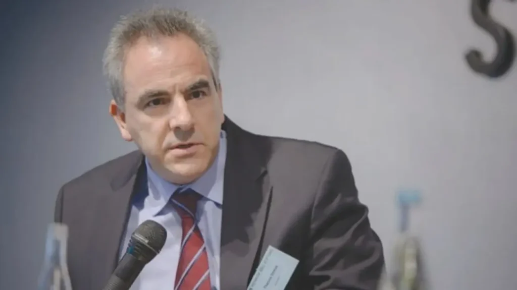 Κυβερνητικές πηγές για τη φάρσα στον Θάνο Ντόκο: Υβριδική επίθεση με χρήση Τεχνητής Νοημοσύνης