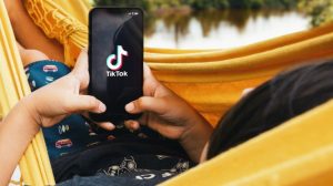 Προστασία ανηλίκων: Υπό έρευνα το TikTok στη Βρετανία