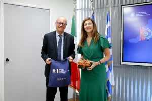 Υπουργείο Παιδείας: Η Ζαχαράκη συναντήθηκε με τον Ιταλό υπουργό Παιδείας – Στο επίκεντρο η Τεχνητή Νοημοσύνη