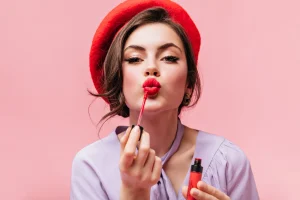 Κραγιόν και lip gloss: Το κενό ασφαλείας που αποκαλύπτουν δύο νέες μελέτες