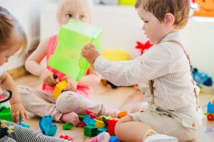 Δήμος Παιονίας: Αναζητά παιδαγωγούς και βοηθούς βρεφονηπιοκόμων