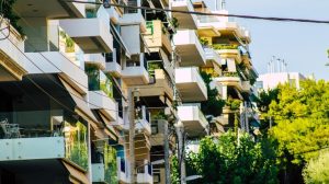 Της είχε γράψει σπίτι 200.000 ευρώ, τον παράτησε και της το πήρε πίσω – Με απόφαση Εφετείου!