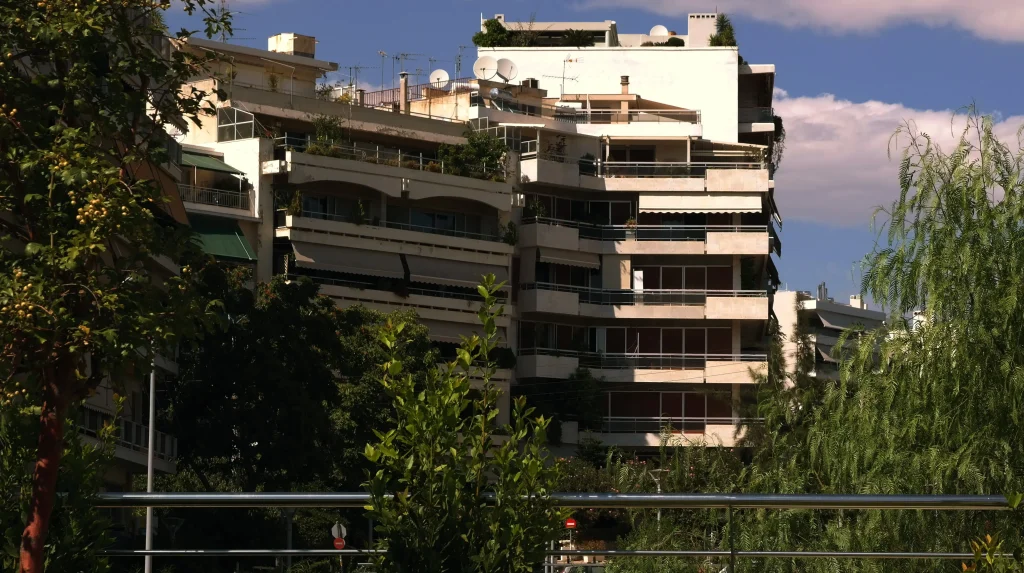 Φοροαπαλλαγή σε κλειστά ακίνητα και Airbnb – Πλήρης οδηγός: η νέα κλίμακα και τα 4 λάθη