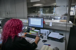 Αλλάζουν όλα στην εργασία: Ψηφιακή Κάρτα, γονικές άδειες και …AI