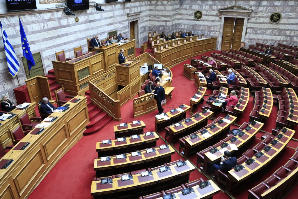 Δημόσιο: Αλλάζουν βαθμοί, προαγωγές και επιλογή προϊσταμένων -Τι προβλέπει το νομοσχέδιο