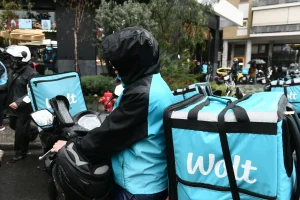 Έρευνα Wolt: Το 95% των γονέων χρησιμοποιεί delivery – Γιατί το επιλέγει