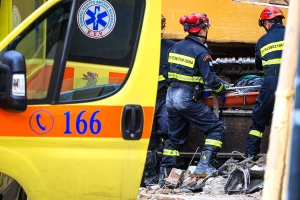 Έκρηξη στην Πλάκα: Τέσσερις νεκροί, δύο αγνοούμενοι – Νέες σοροί στα συντρίμμια
