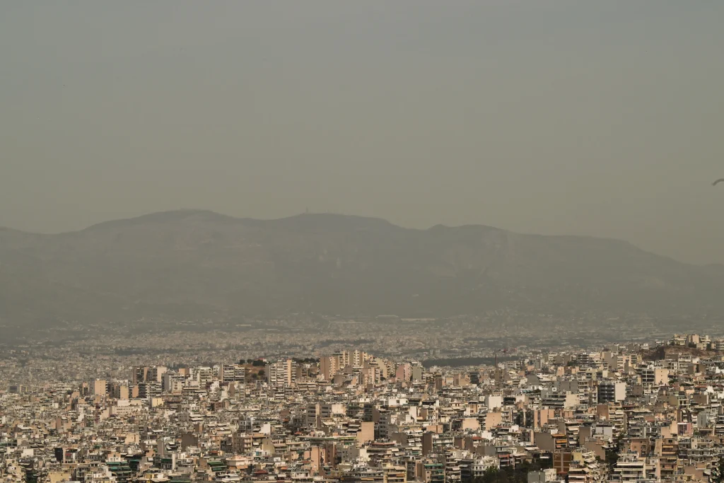 Καιρός σήμερα (2/9): Έως 37 βαθμούς και αφρικανική σκόνη – Πού θα εκδηλωθούν καταιγίδες