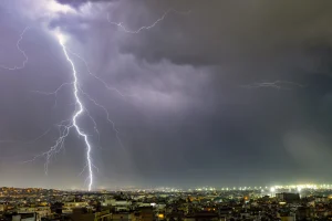Έκτακτο δελτίο ΕΜΥ: Ισχυρές καταιγίδες – Πού και πότε θα εκδηλωθούν