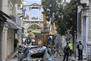 Έκρηξη στην Πλάκα: Δεύτερη σορός στα συντρίμμια – Τέσσερις αγνοούνται