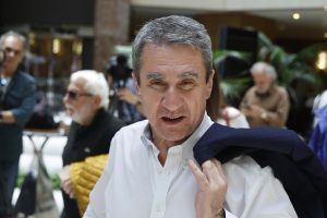 Ανδρέας Λοβέρδος: Επίθεση με κόκκινες μπογιές στο πολιτικό του γραφείο – «Δεν με πτοούν»