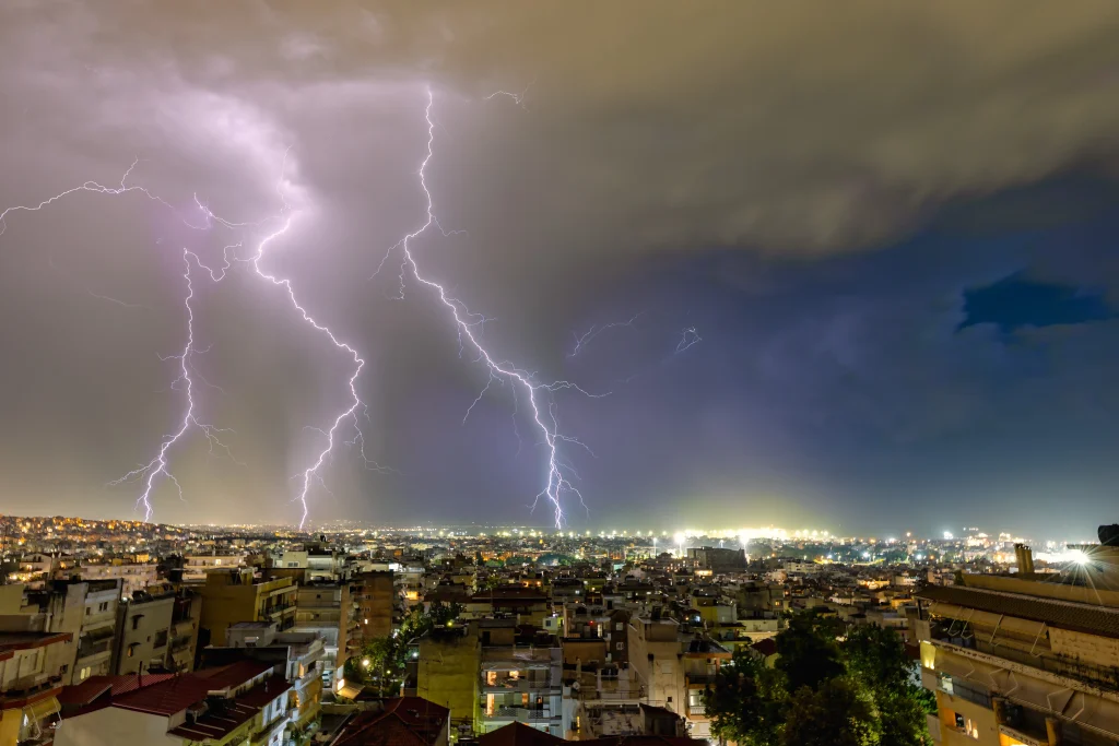 Καιρός: «Καμπανάκι» Μαρουσάκη για πλημμύρες – Πότε θα χτυπήσει η κακοκαιρία την Αττική