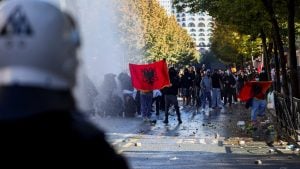 Αλβανία σε αναβρασμό: Καθημερινές αντικυβερνητικές διαδηλώσεις – Επεισόδια στα Τίρανα και «όχι» Ράμα σε παραίτηση