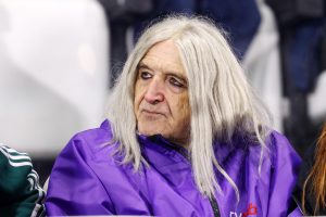 Μπορεί ο Καρβέλας να απαγορεύσει στη Βίσση να ερμηνεύει τα τραγούδια του;