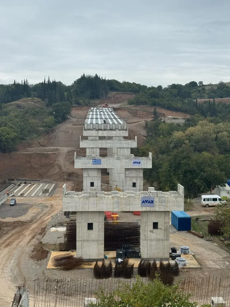 Τμήμα γέφυρας υπό κατασκευή στο έργο Μπράλος - Άμφισσα - Πηγή Φωτογραφίας Υπουργείο Υποδομών και Μεταφορών