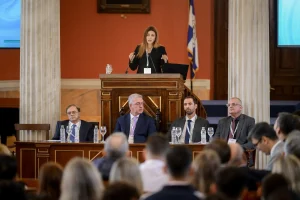 Ζαχαράκη: Πρόγραμμα 4 εκατ. ευρώ για χρηματοοικονομικές δεξιότητες σε 40.000 μαθητές
