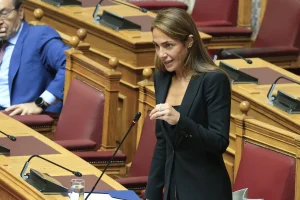 Υπ. Κοινωνικής Συνοχής και Οικογένειας: Διπλασιάζονται τα κονδύλια για ενισχύσεις και επιδόματα