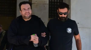 Φίλιππος Καμπούρης: Στον ανακριτή για την υπόθεση του e-ΕΦΚΑ – Δηλώνει αθώος και μιλά για «σκευωρία»