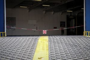 Σπέτσες: Άγρια επίθεση σε πλοίαρχο κατά τη φόρτωση οχημάτων
